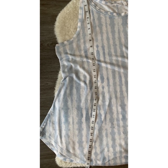 Athleta Tie Dye Blue & White Tank Top Size XL - Picture 8 of 9